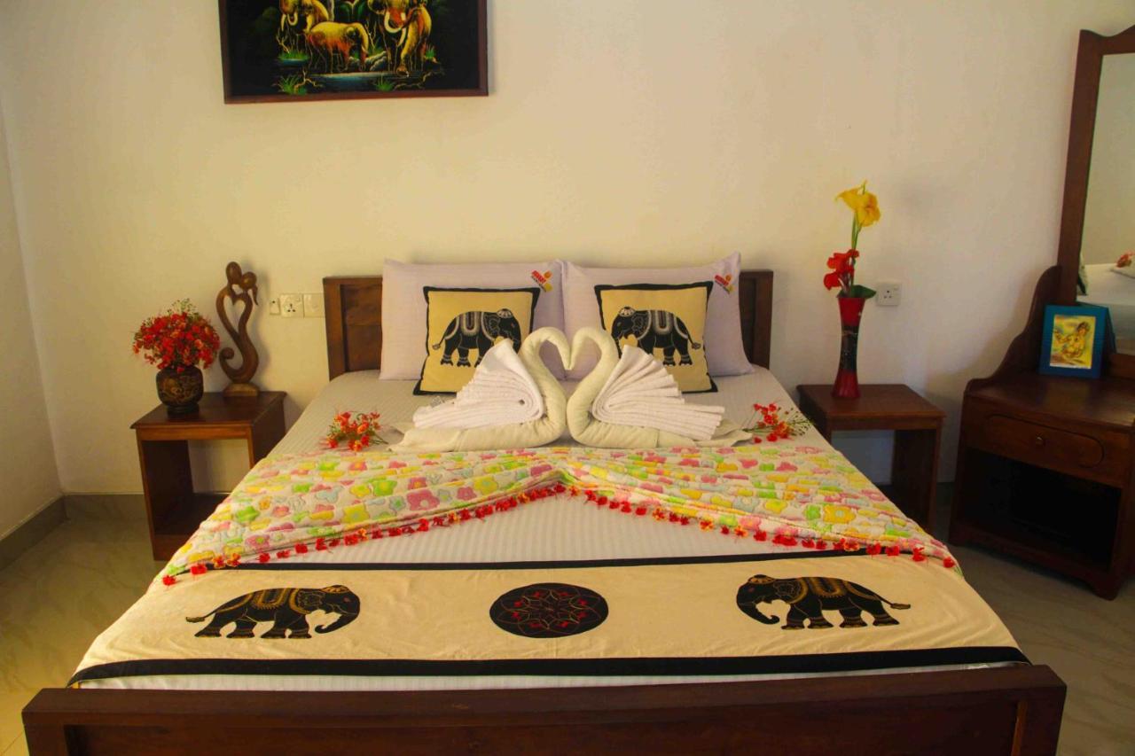 Hungry Lion Sigiriya Hotel Exterior foto