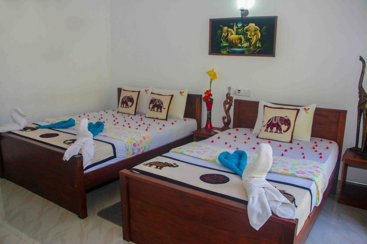 Hungry Lion Sigiriya Hotel Exterior foto